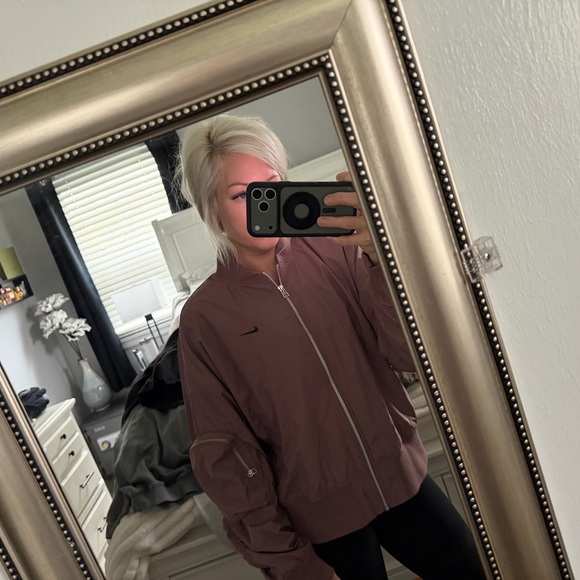 Nike Women's Dusty Rose Bomber Jacket - Picture 3 of 3